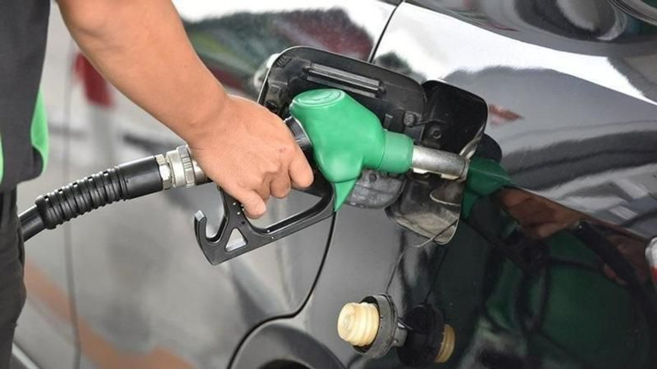 Benzin ve motorine zam geldi