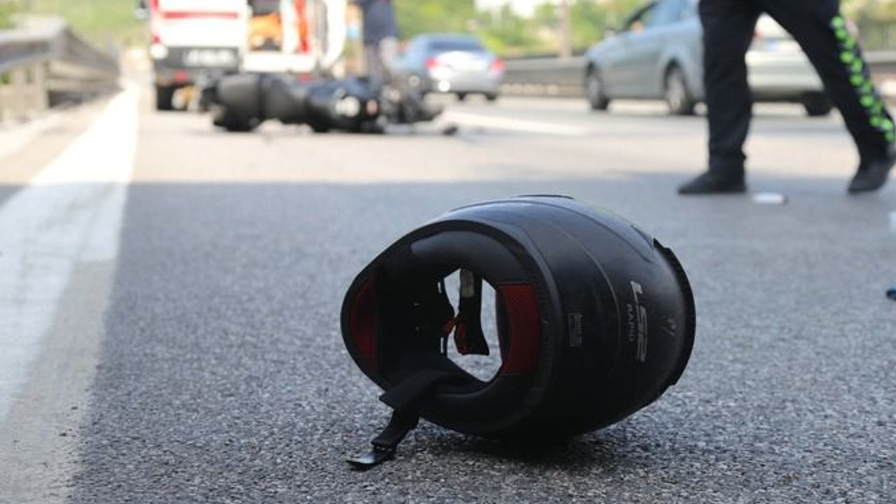 TEM’de motosiklet metrelerce sürüklendi: 1 ölü, 1 ağır yaralı!
