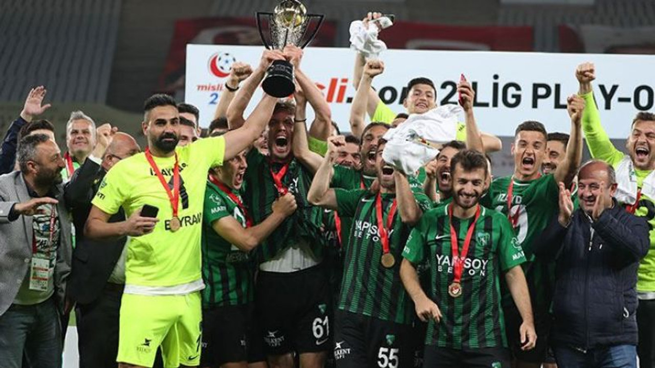 Yeşil siyahlı ekip taraftarı selamlayacak