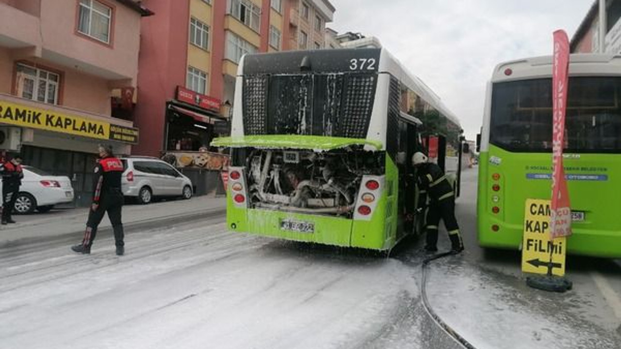 Seyir halindeki belediye otobüsünde yangın!