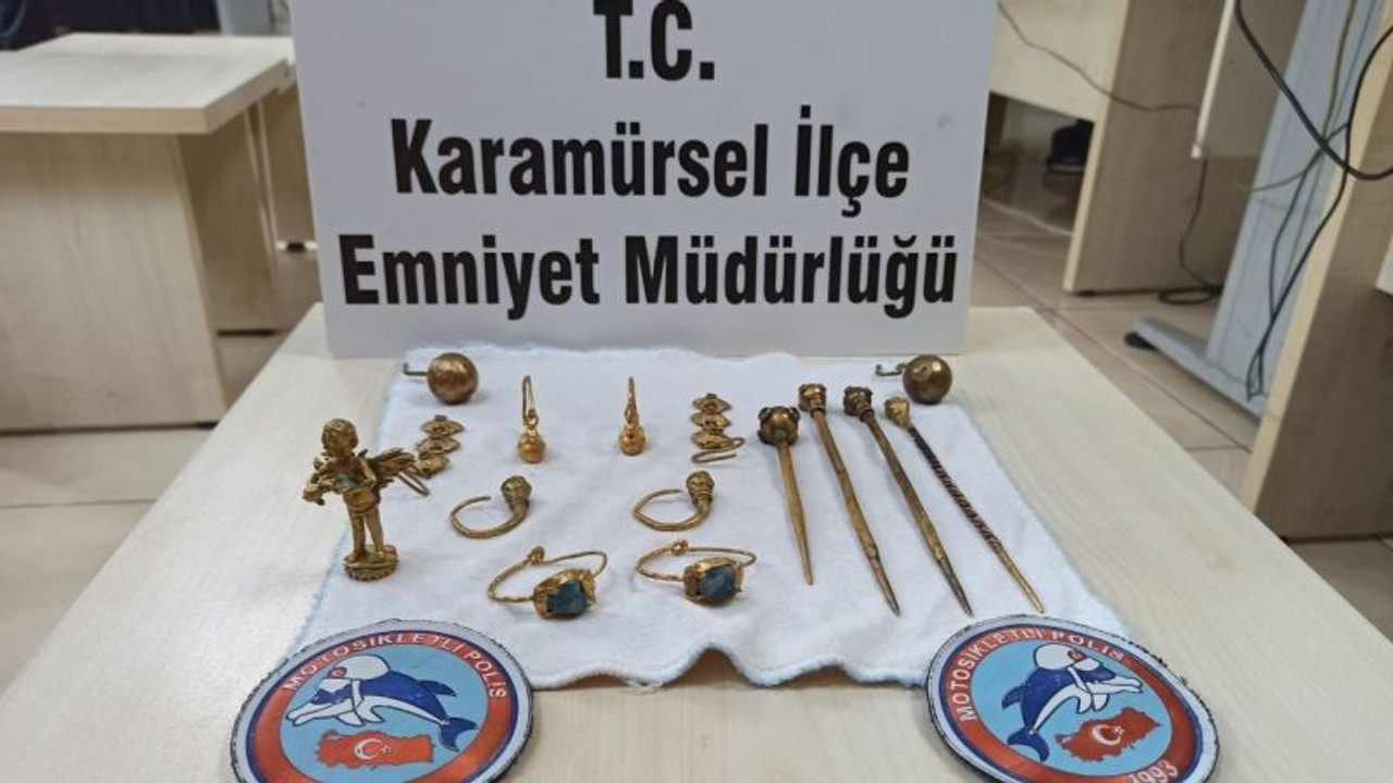 Polis ekiplerinin şüphelendiği araçtan 15 adet tarihi eser çıktı