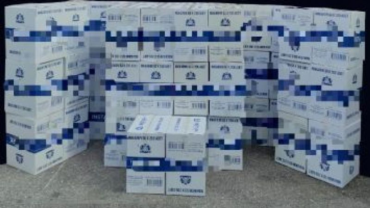 Durdurulan kamyonda 600 bin adet makaron ele geçirildi