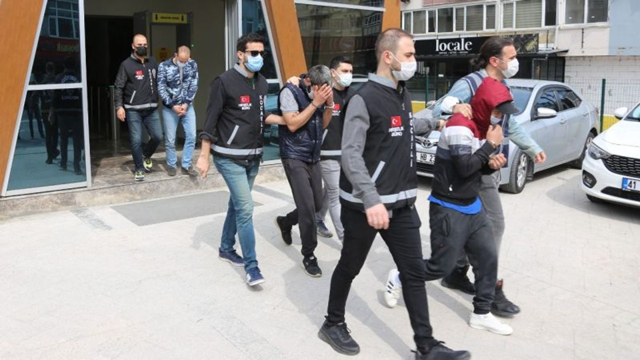 15 bin TL'lik vurgun yapan suç makinesi hırsızlar adliyede