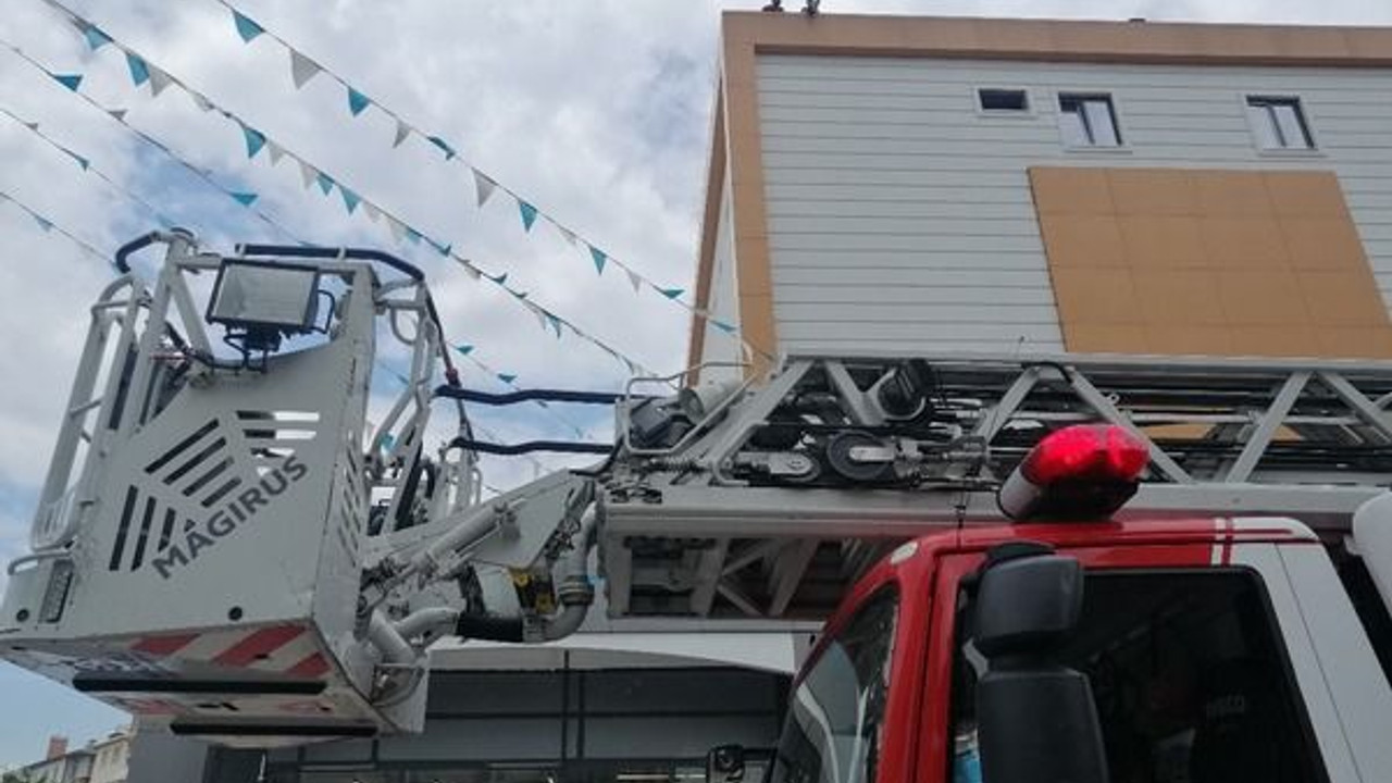 Paralarını alamayan inşaat işçileri intihara kalkıştı!