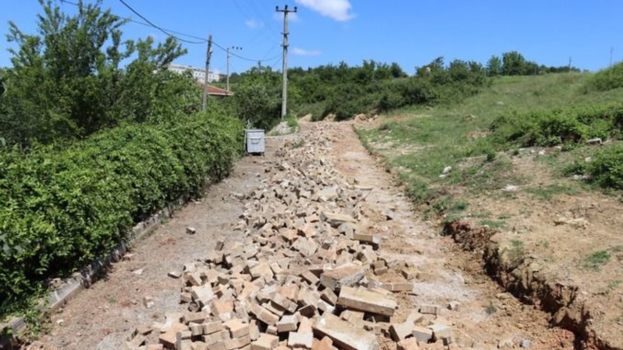 Sarıcalar’da parkeler yenileniyor