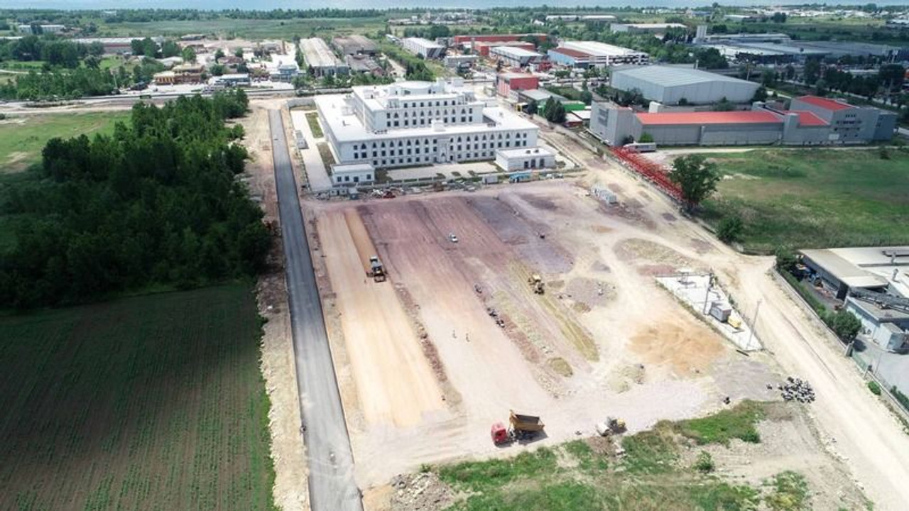 Yeni Emniyet Müdürlüğü çevre yollarında asfaltlamaya başlandı