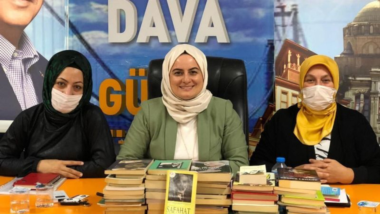 AKP’li kadınlardan kitap bağışı