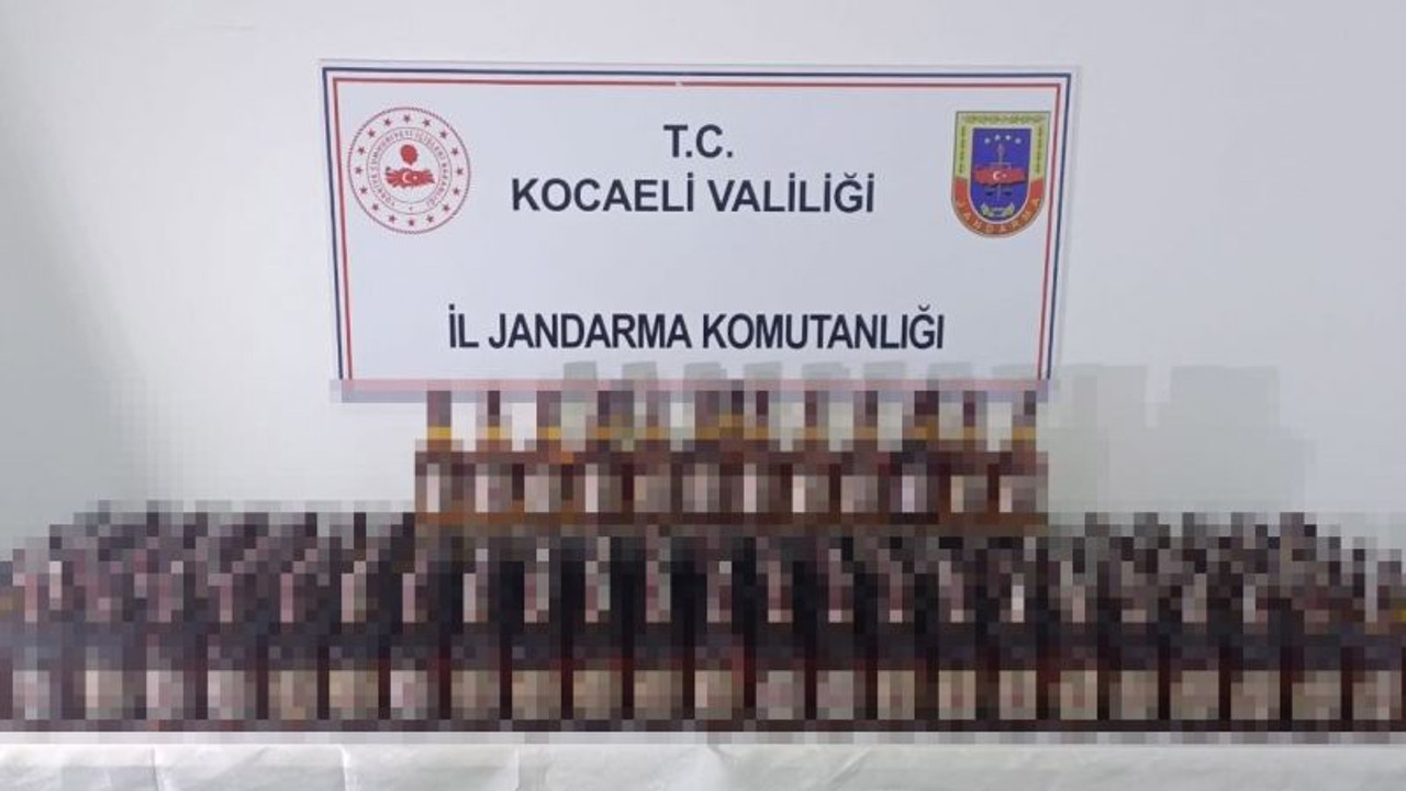 İstanbul'dan aldıkları sahte içkileri Kocaeli'de satacaklardı