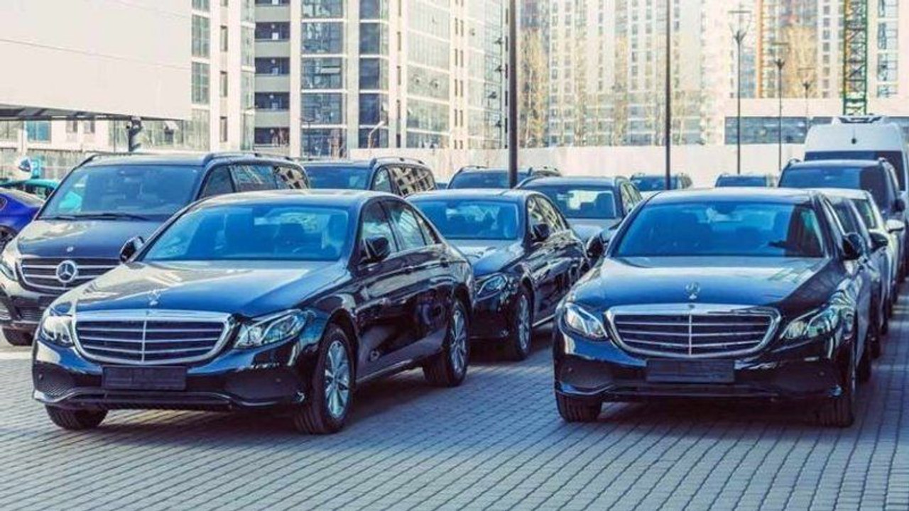 Tasarrufa gideceğiz dediler 2.8 milyon TL'ye lüks araç kiraladılar