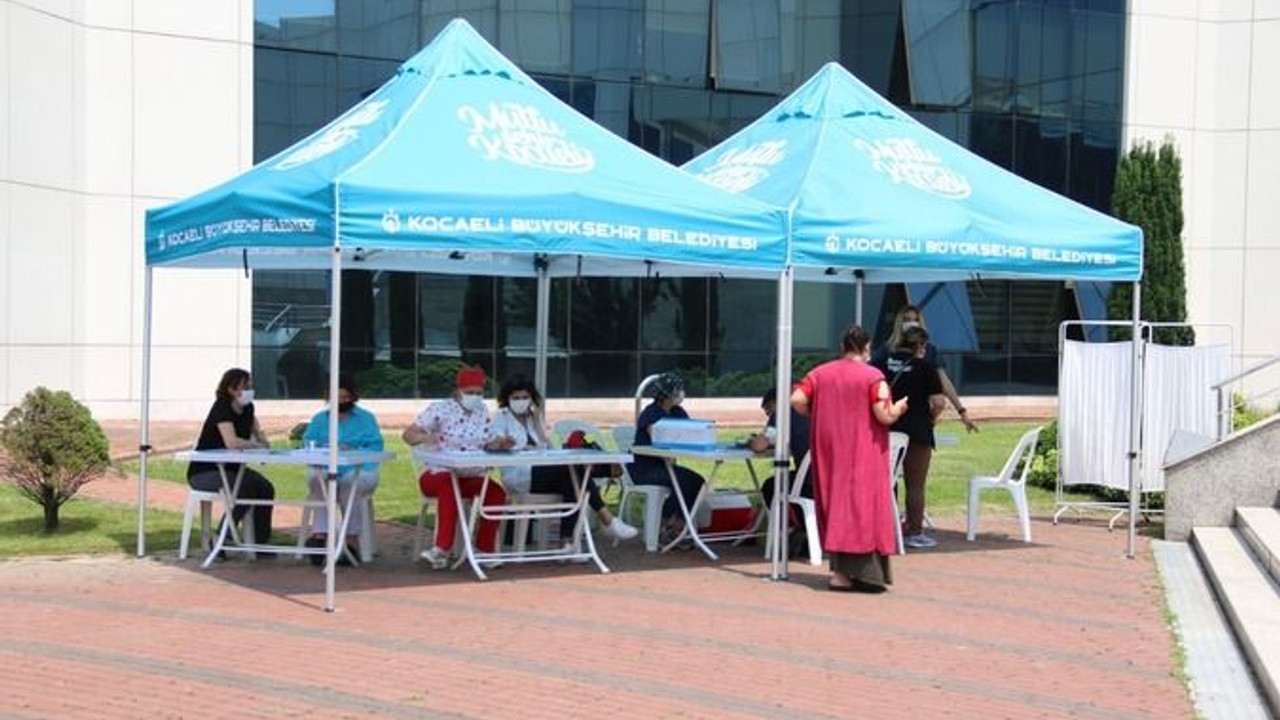 Büyükşehir personeli aşı oluyor