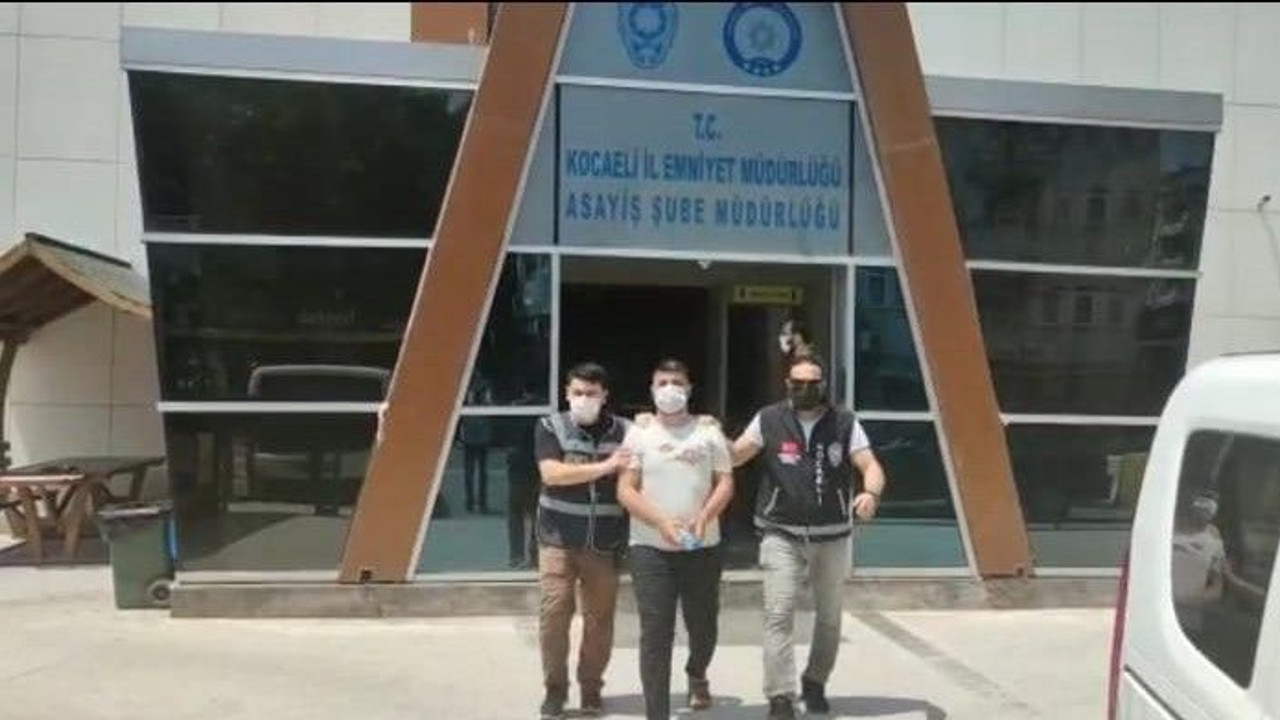 100 bin TL değerinde ziynet eşyası ve döviz çaldılar