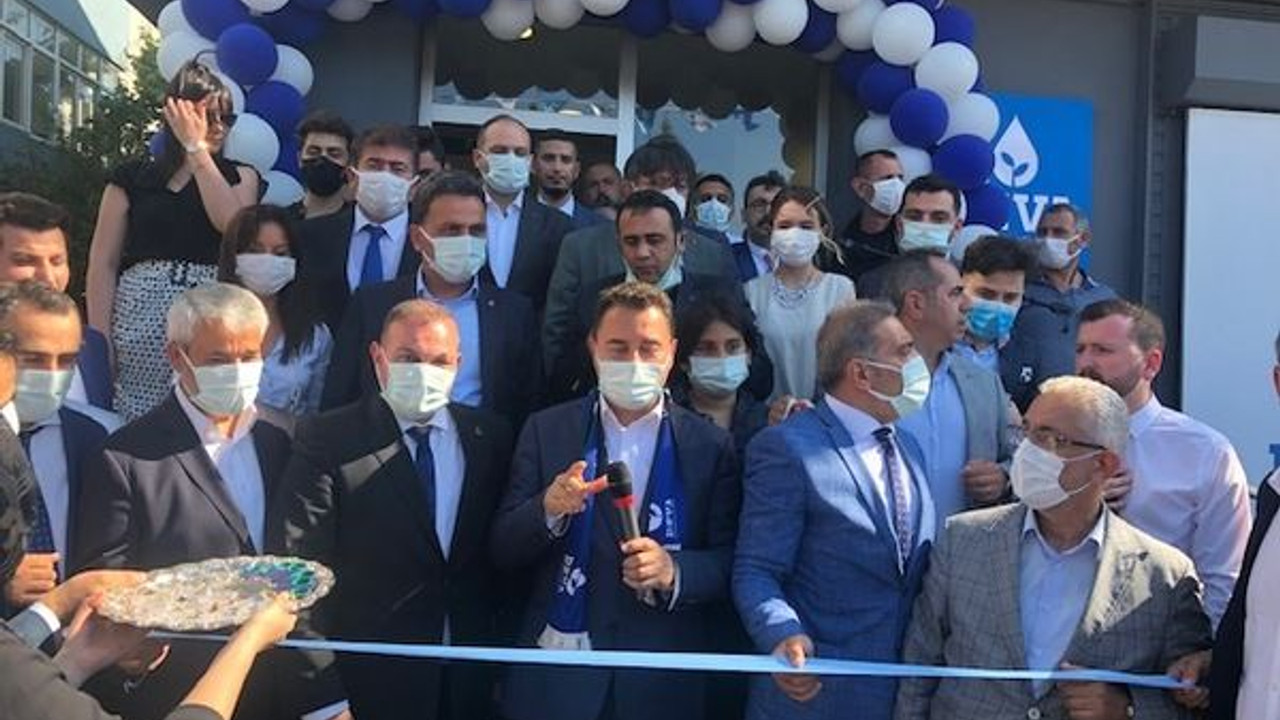 Babacan aynı binayı açmaya geldi