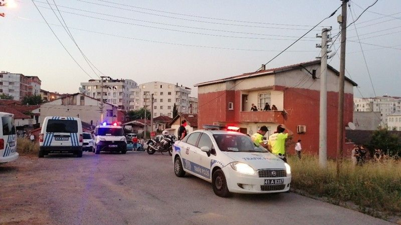 Yabancı uyruklu şahısların kaldığı gecekondu alev alev yandı
