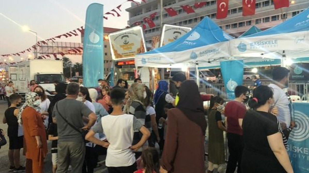 Kuyruk oldular! 15 Temmuz’da yiyecek derdine düştüler