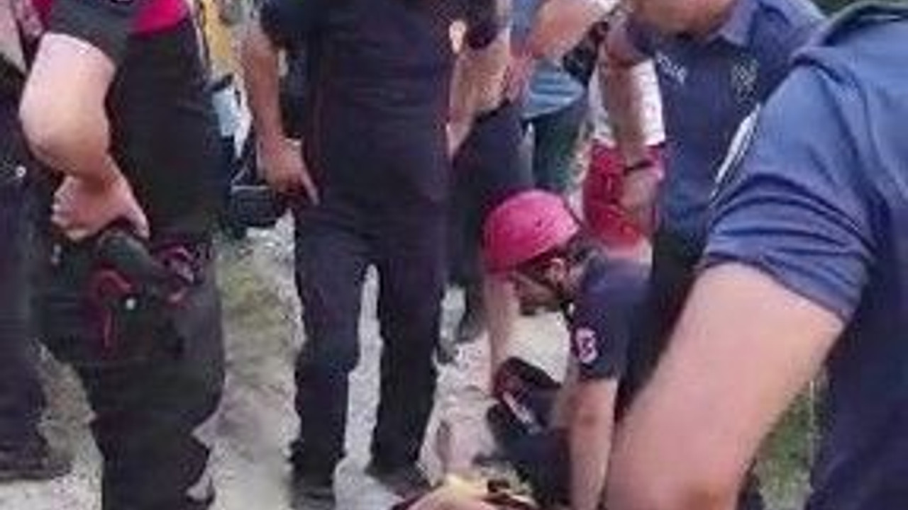 Alkollü gençlerin taşkınlığı kavgaya döndü: 3 yaralı