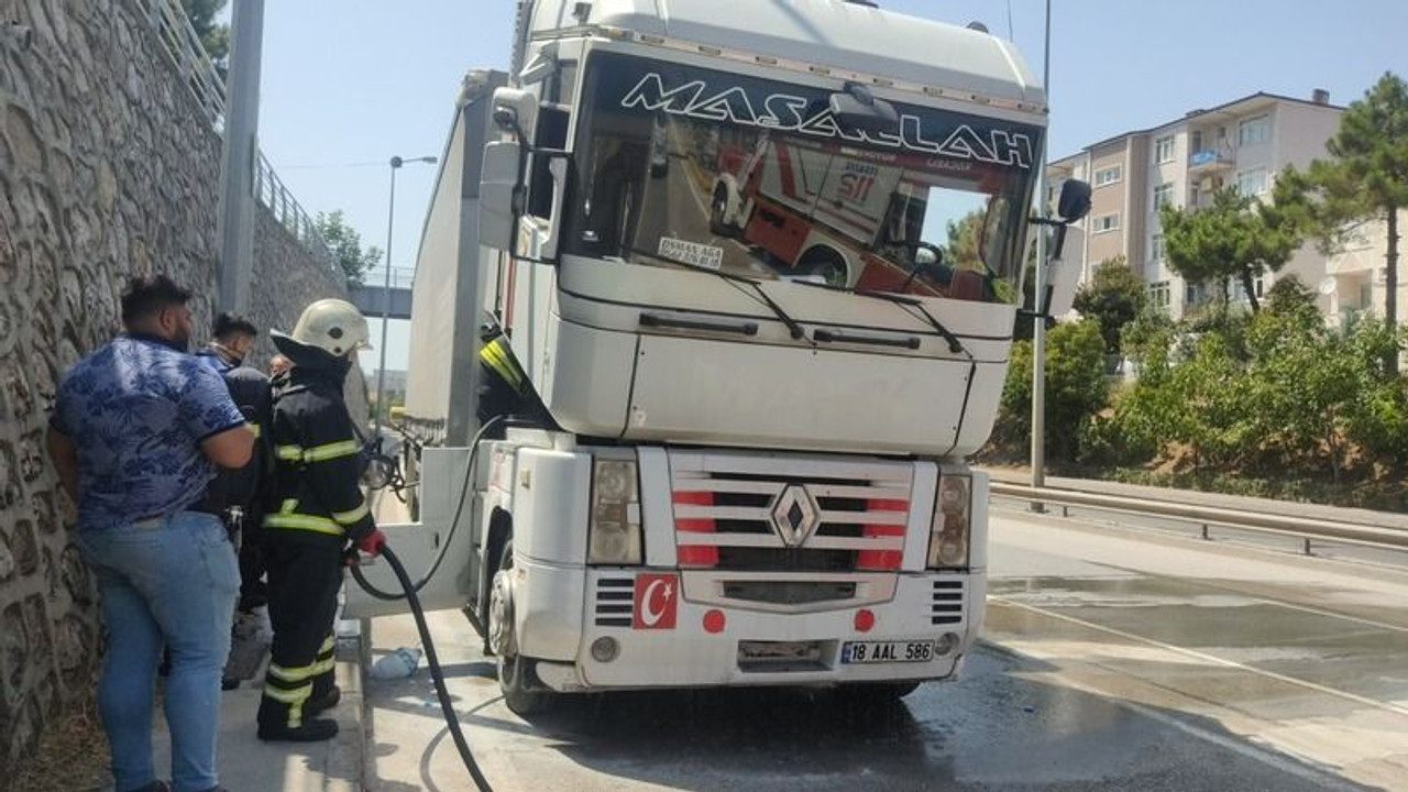 D130 Karayolu’nda korkutan tır yangını