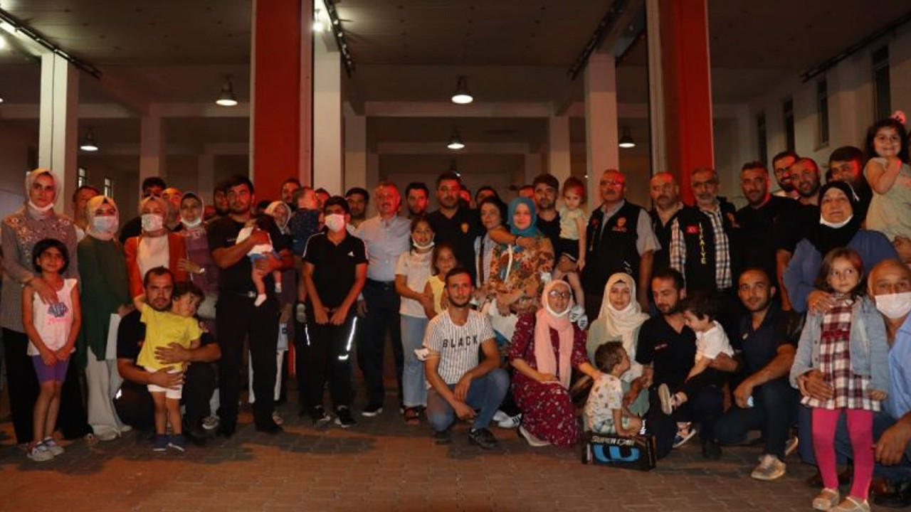 Kahraman itfaiyeciler evlerine döndü