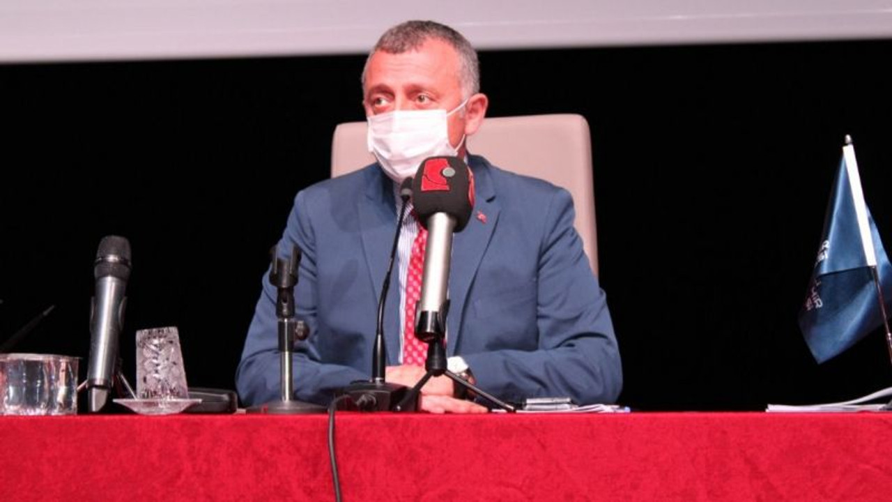 Büyükakın’dan İYİ Parti’ye “Mecliste nesli tükenen pandaları da konuşalım mı?”