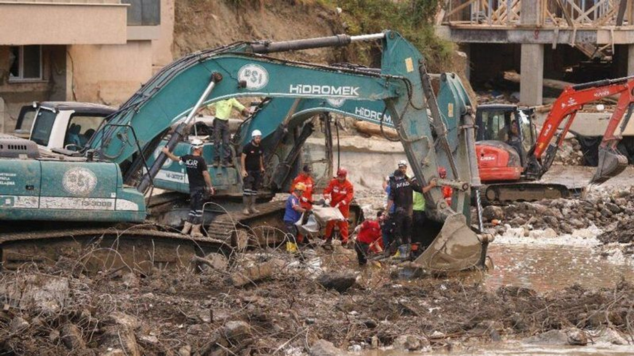 Sel felaketinden peş peşe acı haberler