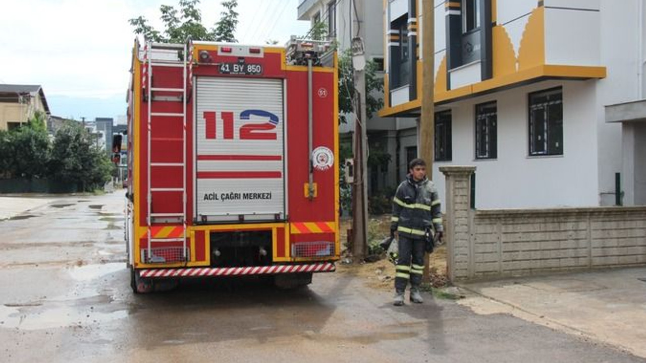 Pano yandı, 7 daire elektriksiz kaldı