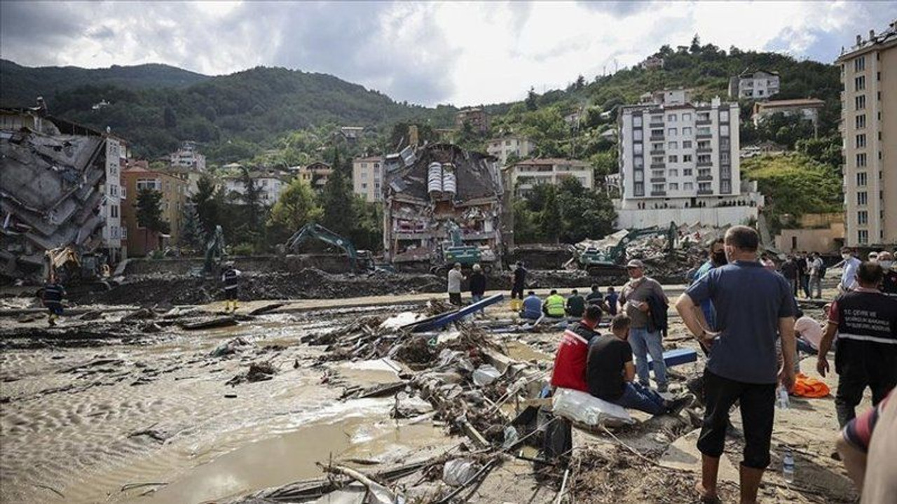 Karadeniz'deki sel felaketinde can kaybı 81'e yükseldi