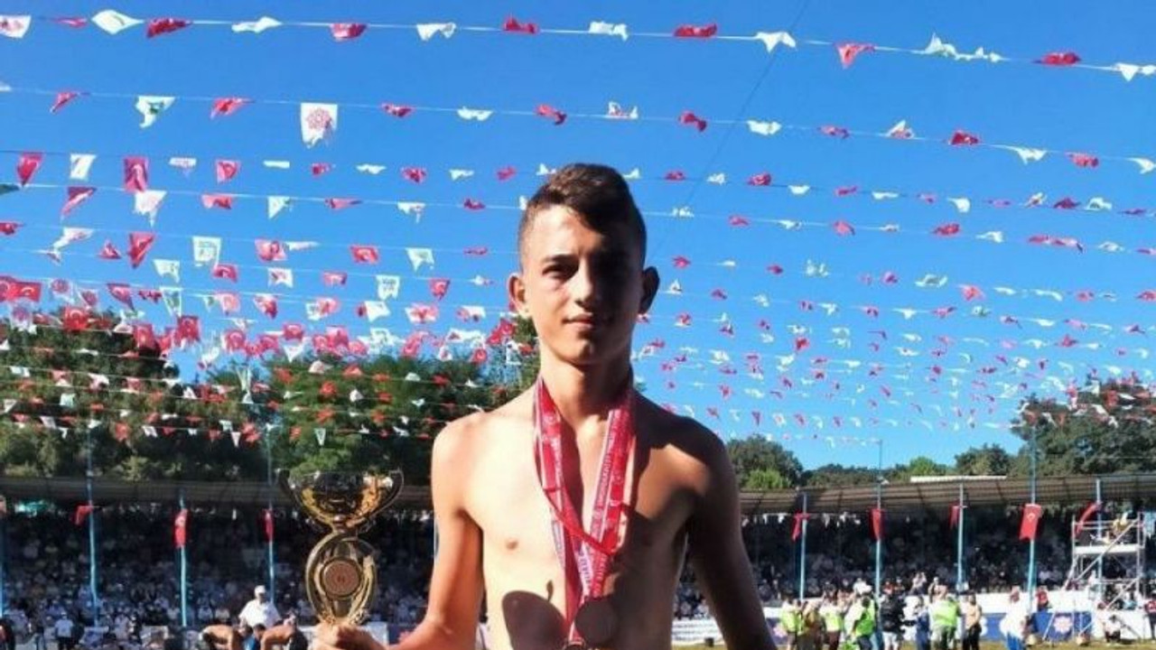 İzmitli Güreşçiler Çanakkale’den 3 altınla döndü