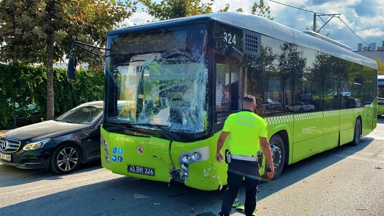 Yavaşlayan minibüse halk otobüsü çarptı:1 yaralı
