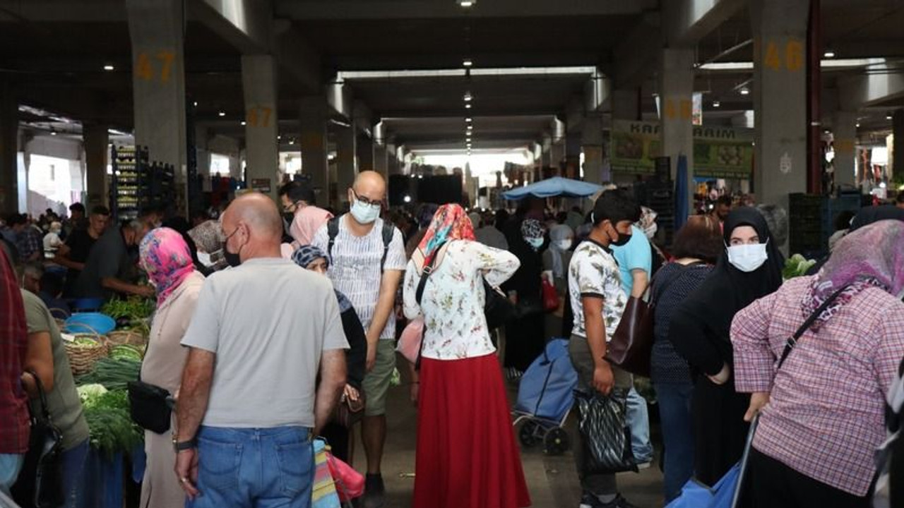 Vatandaşlar kış hazırlıkları için pazara koştu
