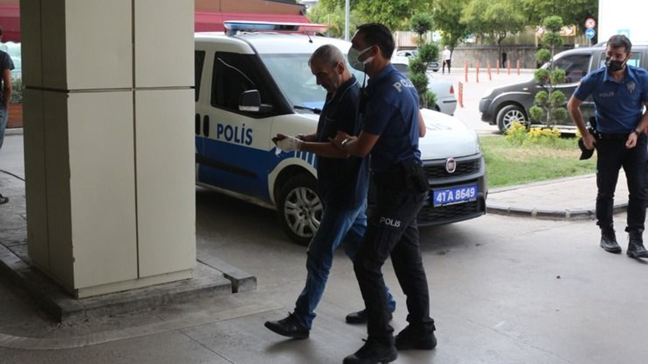 Baba ve oğul alkol masasında birbirini bıçakladı!
