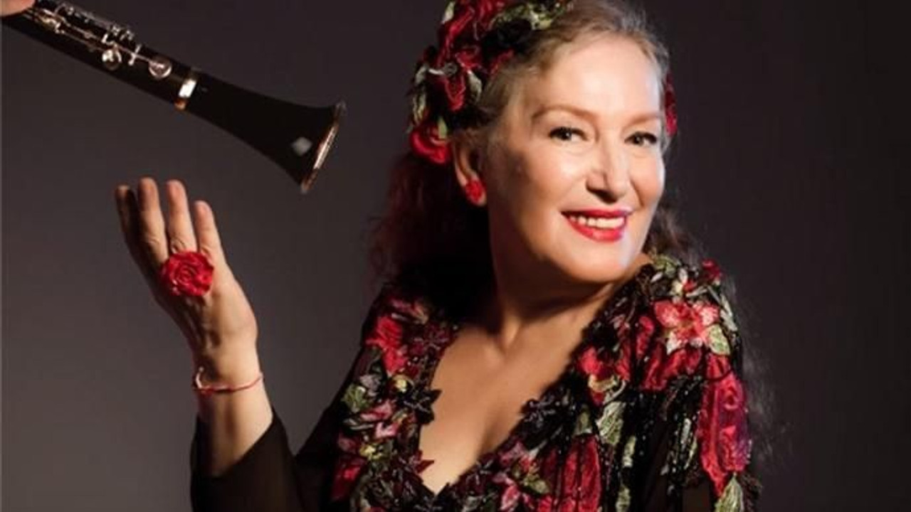 Suzan Kardeş şarkılarını kadınlar için söyleyecek