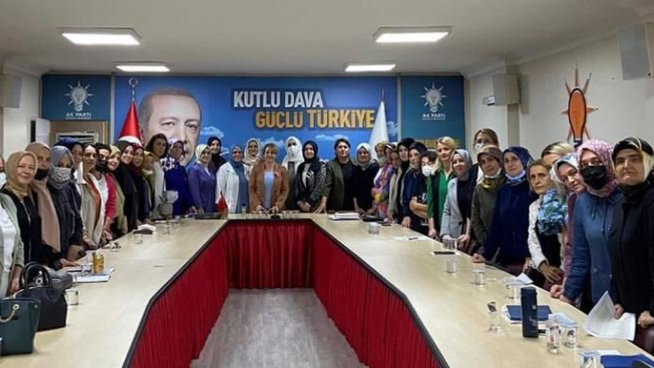 AKP’li başkan ayağını kırmıştı, sahaya döndü