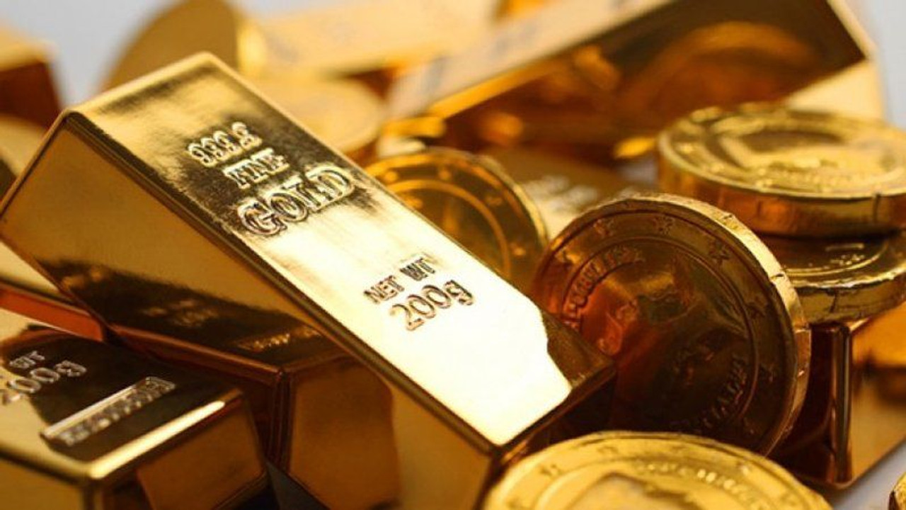 Uzmanlar altında neler olacağını açıkladı: Almalı mı satmalı mı?