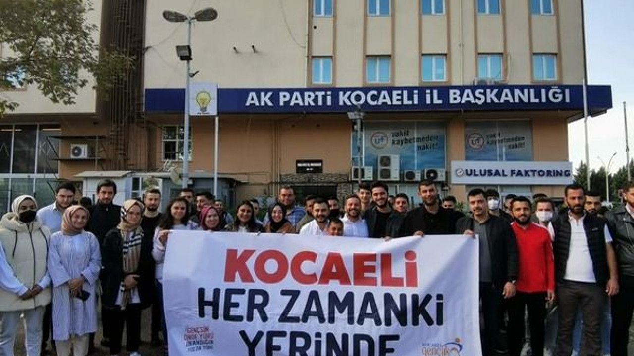 AKP’li gençler şenliğe gitti