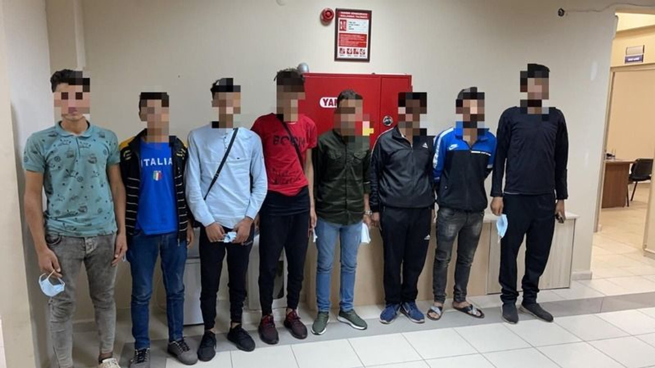TEM'de durdurulan otomobilden 7 düzensiz göçmen çıktı