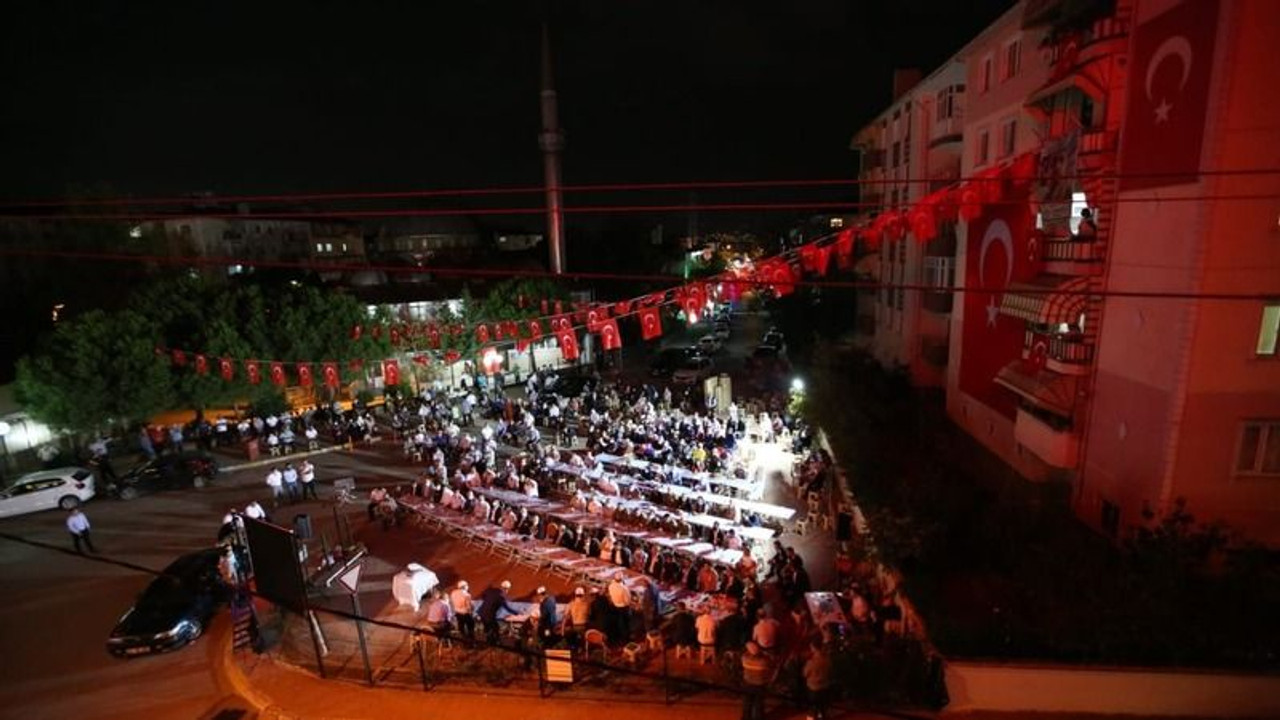 Derinceli şehit baba evinde dualarla anıldı