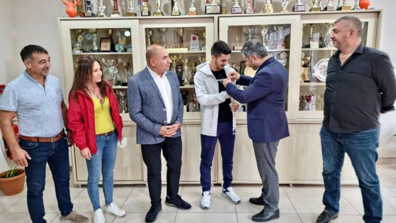 CHP Gebze’den Olimpiyat ikincisi Eray’a Altın