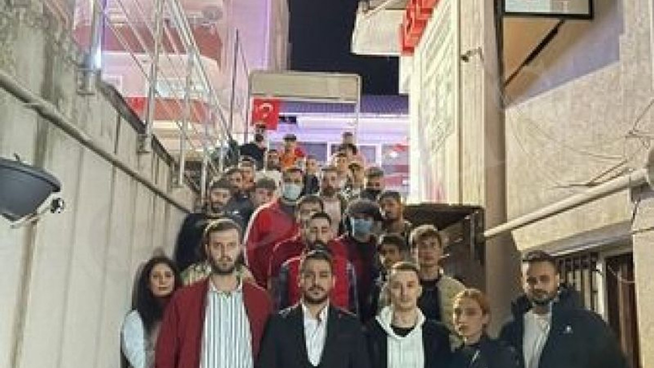CHP’de skandal ! İlçe başkanı kapıyı kilitledi gençleri içeri almadı!