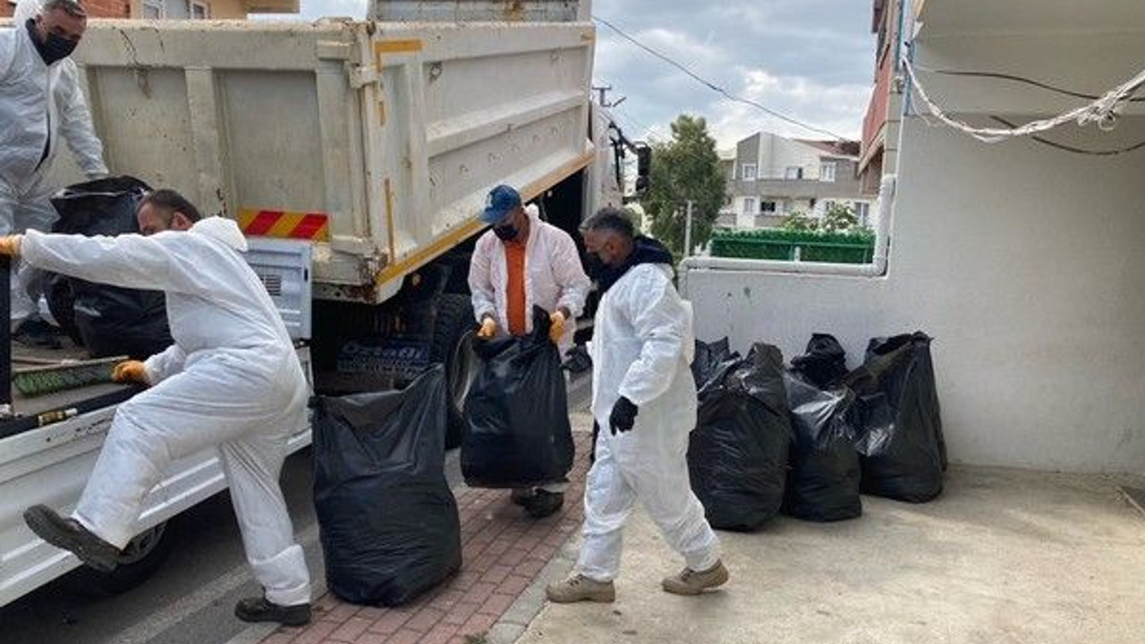 Bu evden 1 buçuk kamyon çöp çıktı