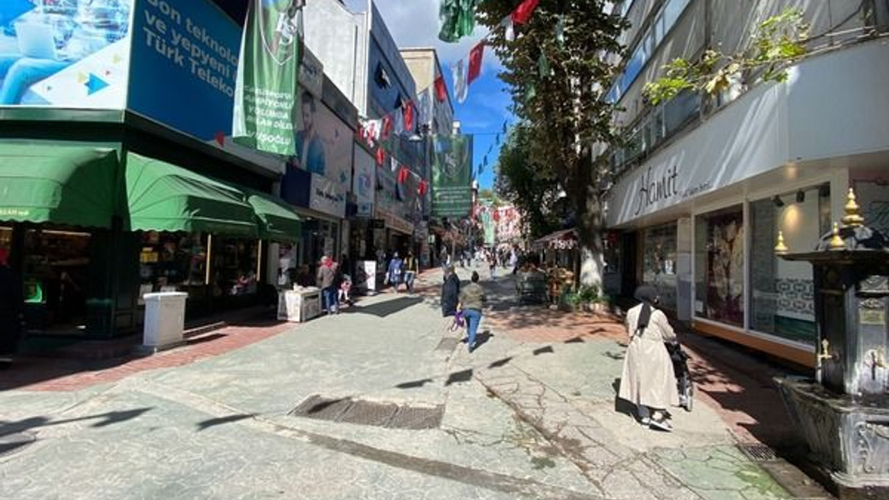 Güney: “İzmit 2,5 yıldır Fethiye’ye kaldırım betonu dökülmesini mi bekledi?”
