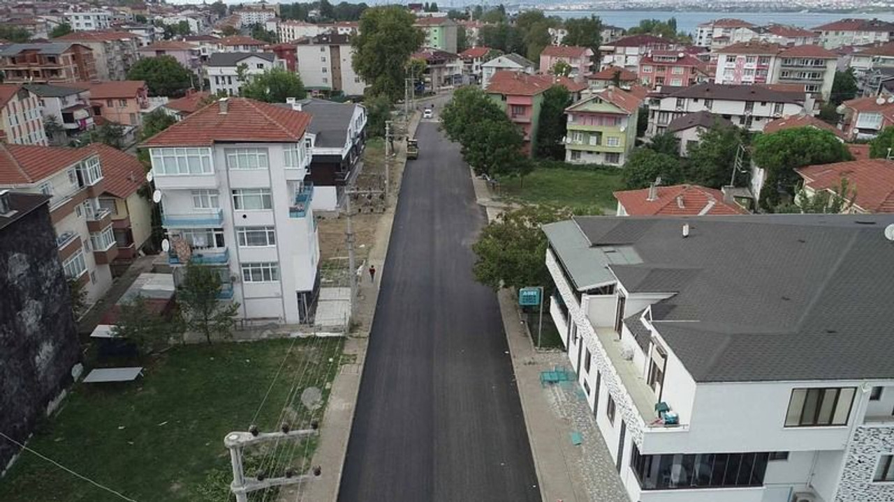 Gölcük Hürriyet Caddesi’ne 1500 ton asfalt