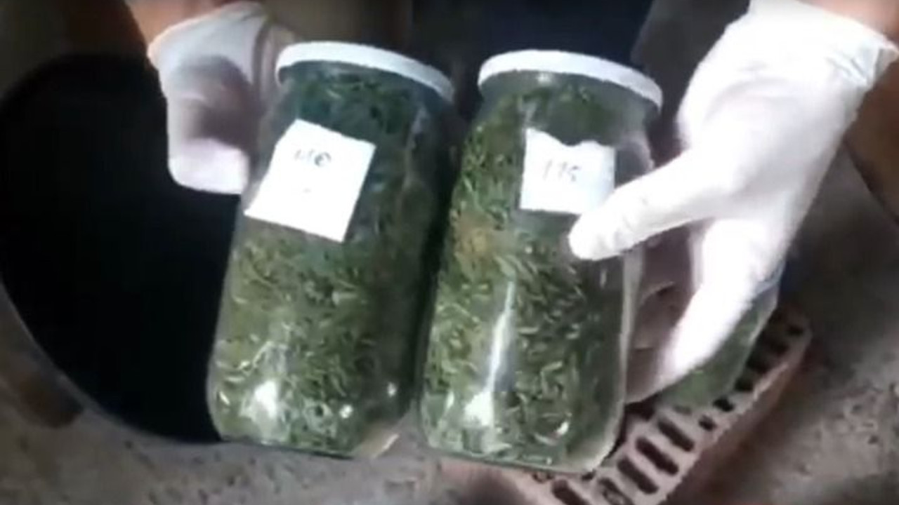 Kavanozlara turşu değil uyuşturucu doldurdular