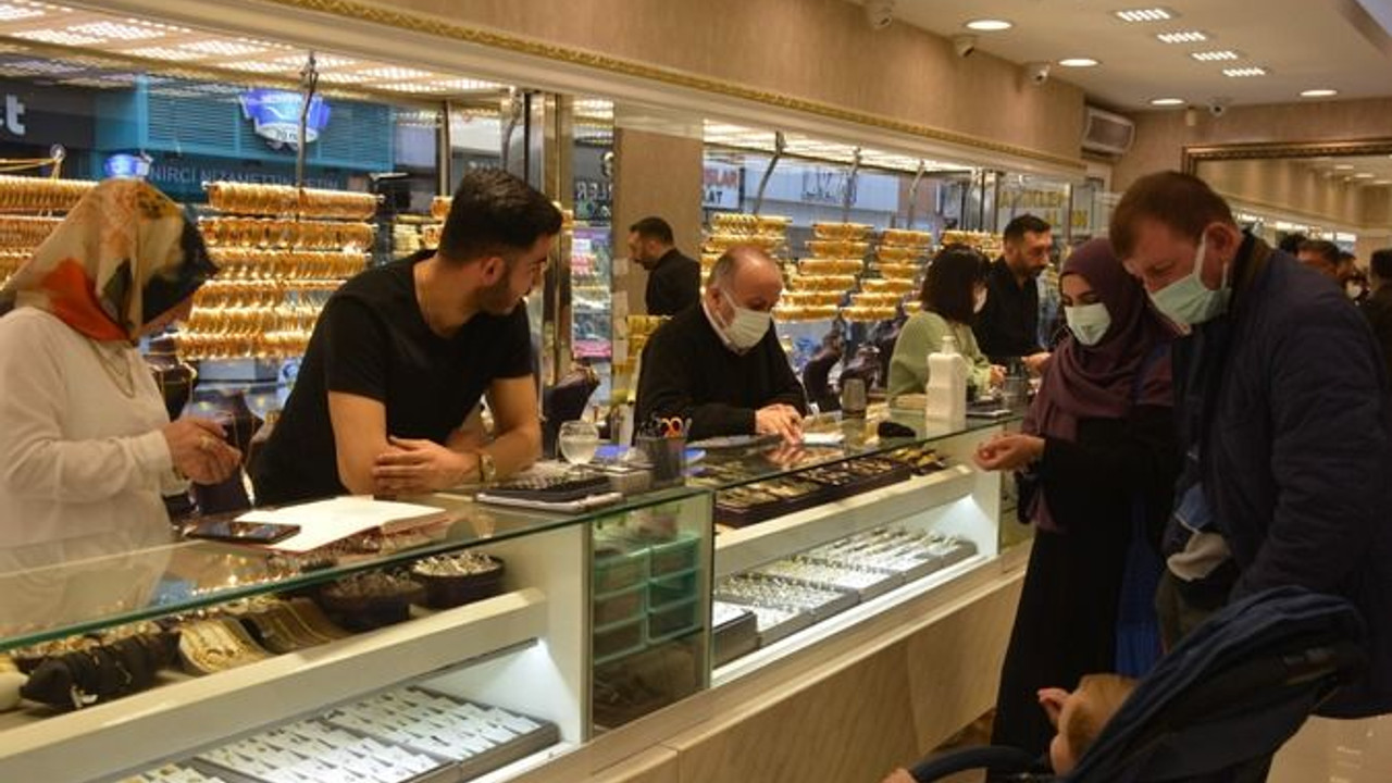 Fiyatlar yükseldi, 1 günde 1.5 milyonluk altın bozdurdular