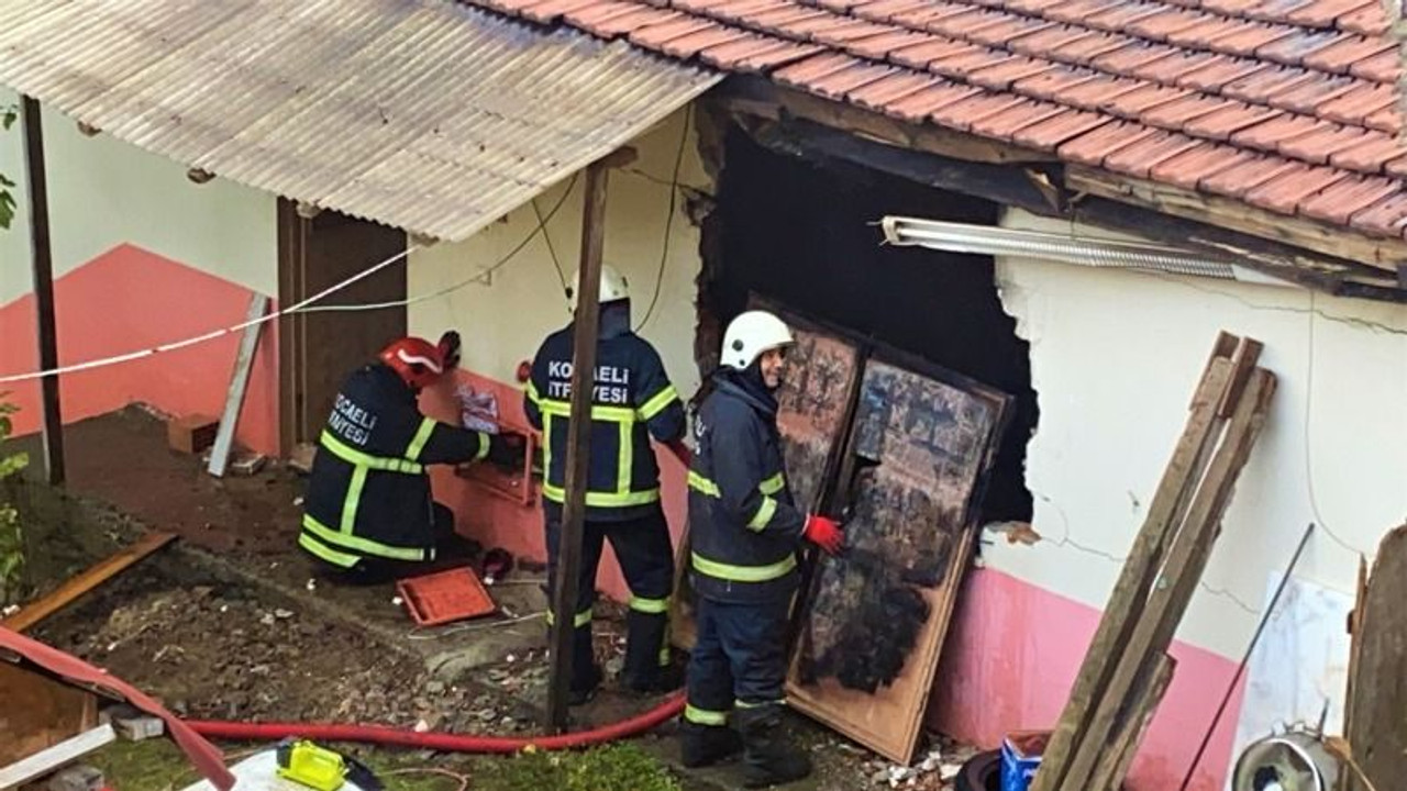 Çıkan yangın gecekonduyu küle çevirdi
