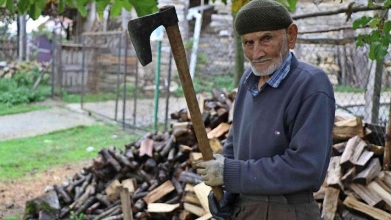96’lık delikanlı kışa hazırlanıyor
