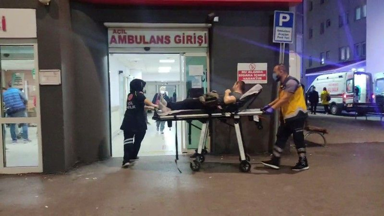 Omuz atıp tartıştıkları 2 kardeşi bıçaklayıp kaçtılar