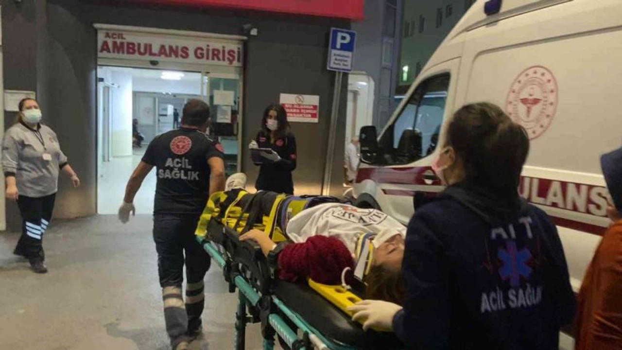Motosikletli kuryenin çarptığı genç kadın yaralandı