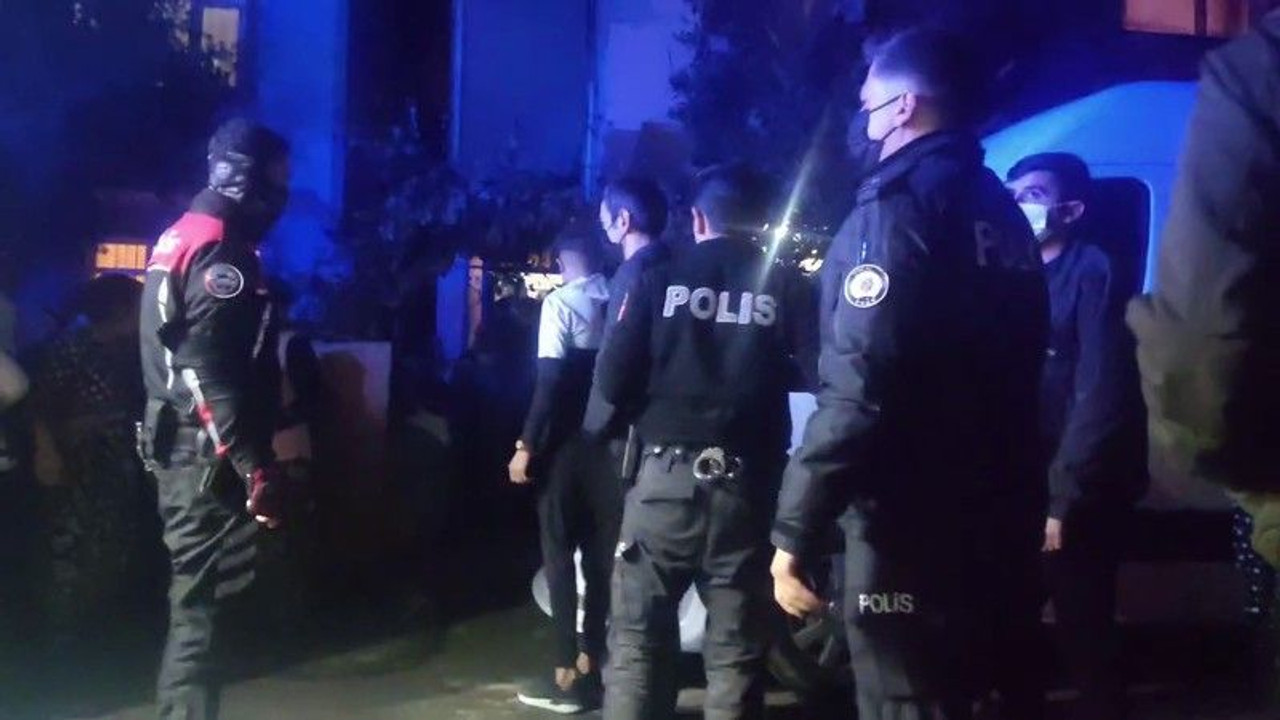 İki grup arasında bıçaklı kavga: 1 yaralı