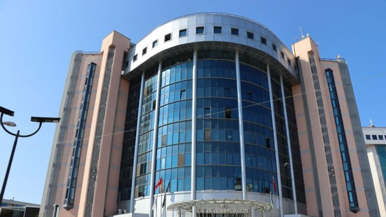 İzmit Belediyesi geçici süreli lastikçi alacak