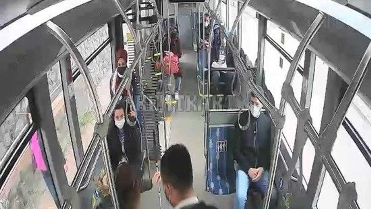 Görme engelli yolcuya sürücüden örnek davranış