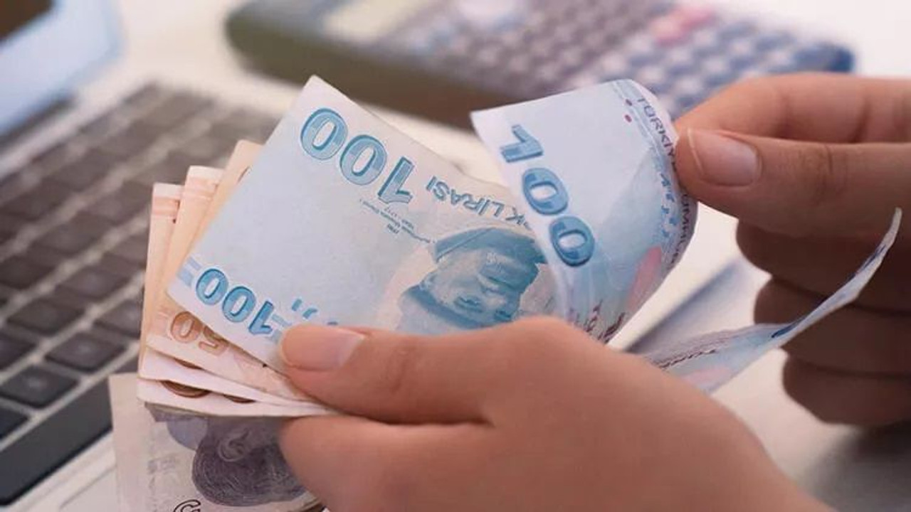 İktidar memurun maaşının az olduğunu kabul etti